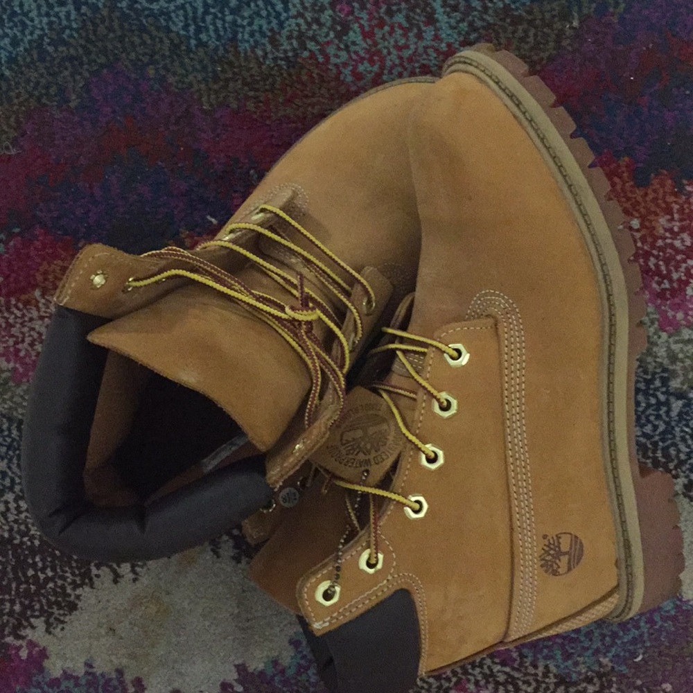 Men size 7 timberland boot.